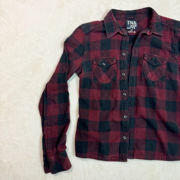 TNA Aritzia Women's S Classic Fit Red & Black Plaid Flannel Shirt Button Down - Picture 4 of 10